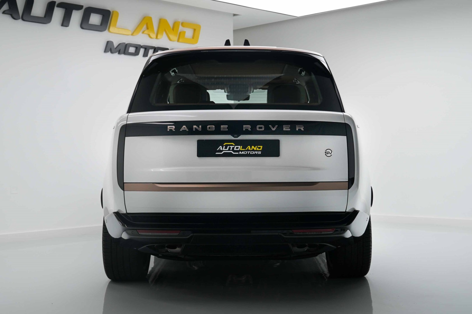 2023 RANGE ROVER VOGUE P530 SV MAIN DEALER WARRANTY AND SERVICE.